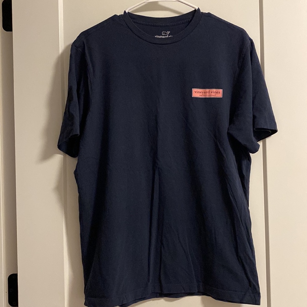 Vineyard Vines navy tee shirt